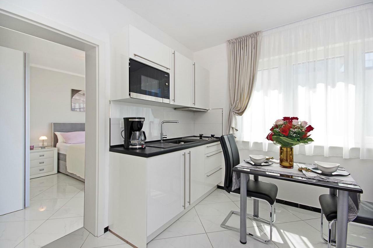 Villa Inis Makarska Exteriör bild