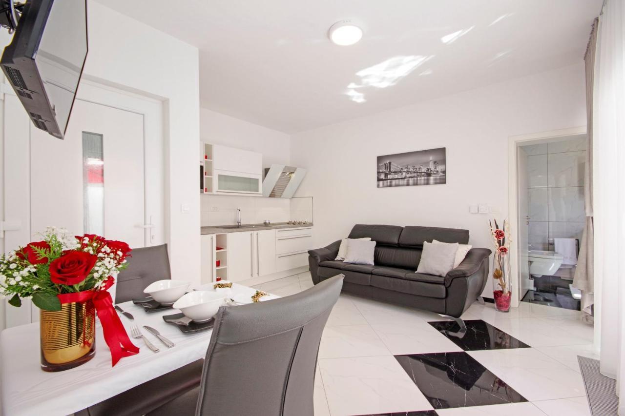 Villa Inis Makarska Exteriör bild